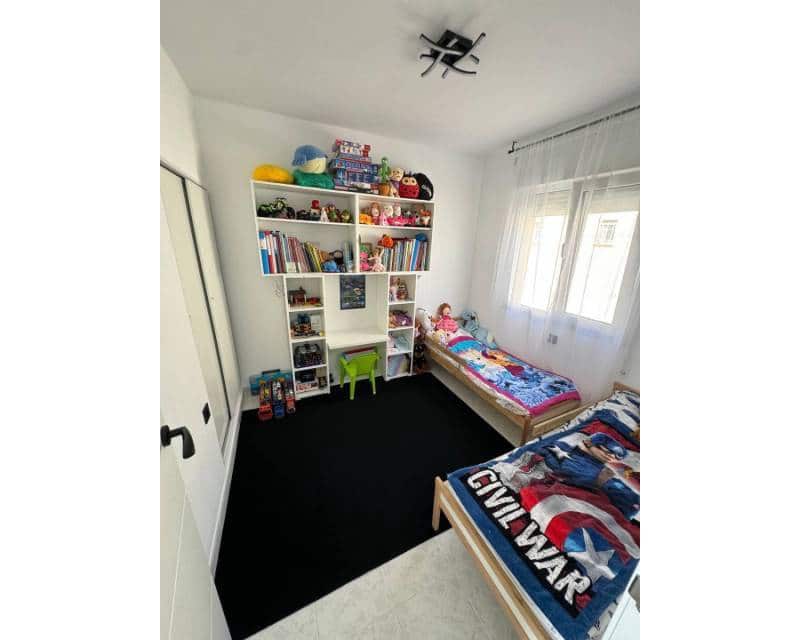 3 soveværelse Byhus til salg i Torrevieja med swimmingpool garage - € 225.000 (Ref: 9863682)