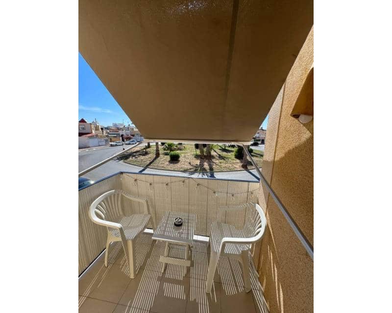3 soveværelse Byhus til salg i Torrevieja med swimmingpool garage - € 225.000 (Ref: 9863682)