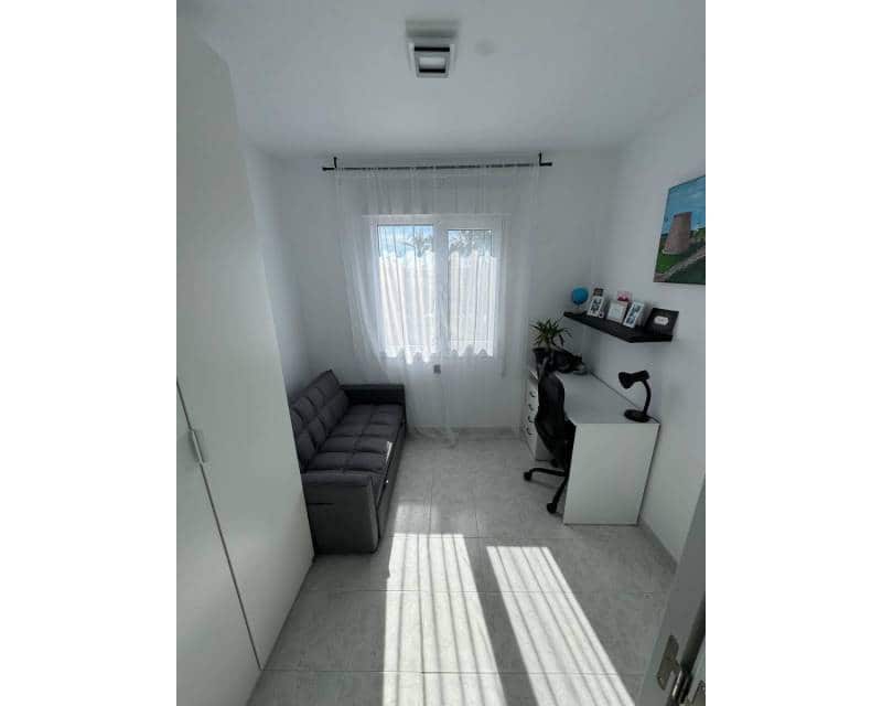 3 soveværelse Byhus til salg i Torrevieja med swimmingpool garage - € 225.000 (Ref: 9863682)