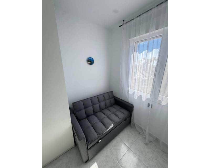 3 soveværelse Byhus til salg i Torrevieja med swimmingpool garage - € 225.000 (Ref: 9863682)