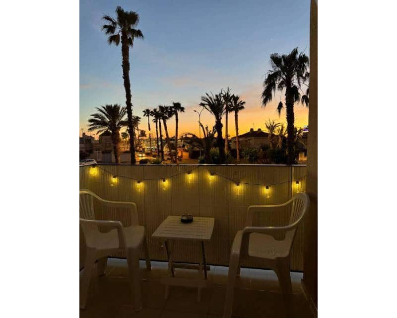 3 soveværelse Byhus til salg i Torrevieja med swimmingpool garage - € 225.000 (Ref: 9863682)