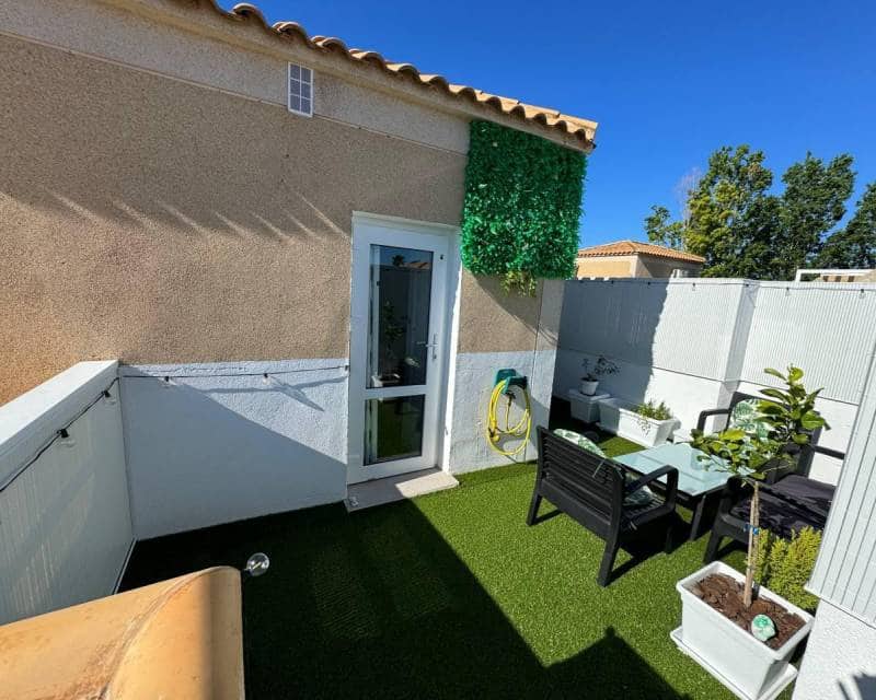 3 soveværelse Byhus til salg i Torrevieja med swimmingpool garage - € 225.000 (Ref: 9863682)