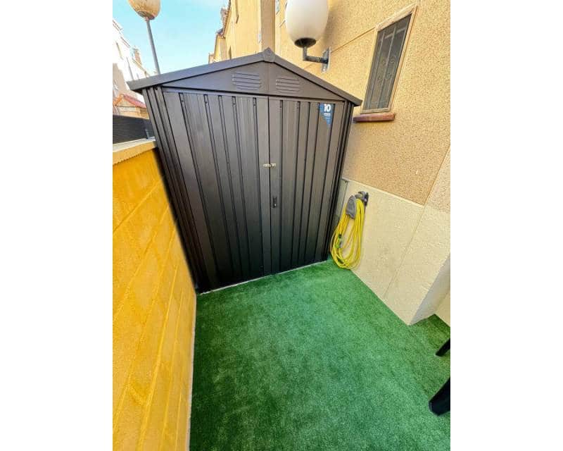 3 soveværelse Byhus til salg i Torrevieja med swimmingpool garage - € 225.000 (Ref: 9863682)