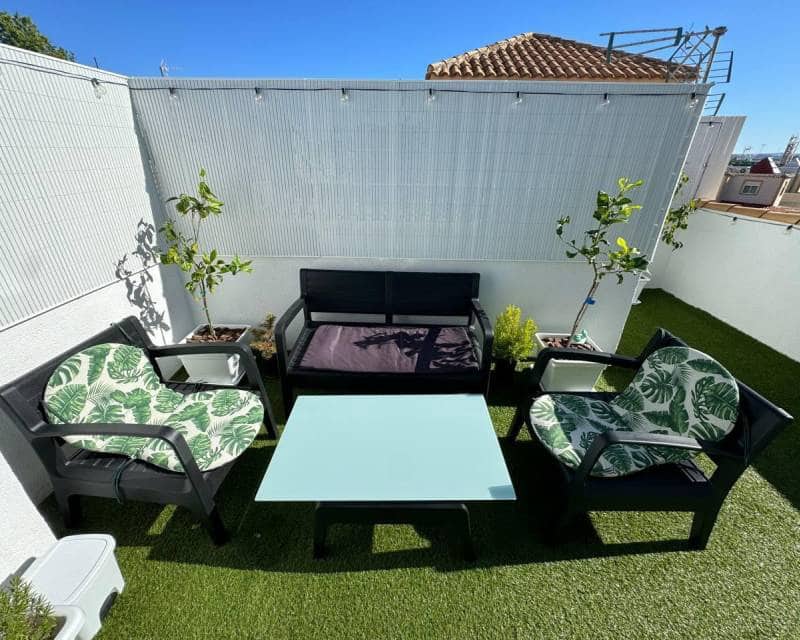 3 soveværelse Byhus til salg i Torrevieja med swimmingpool garage - € 225.000 (Ref: 9863682)
