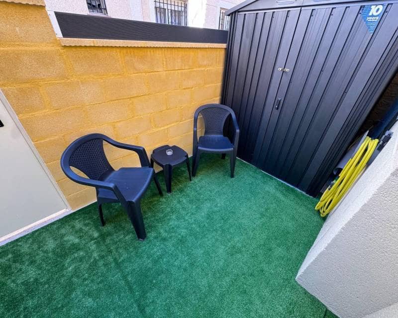 3 soveværelse Byhus til salg i Torrevieja med swimmingpool garage - € 225.000 (Ref: 9863682)