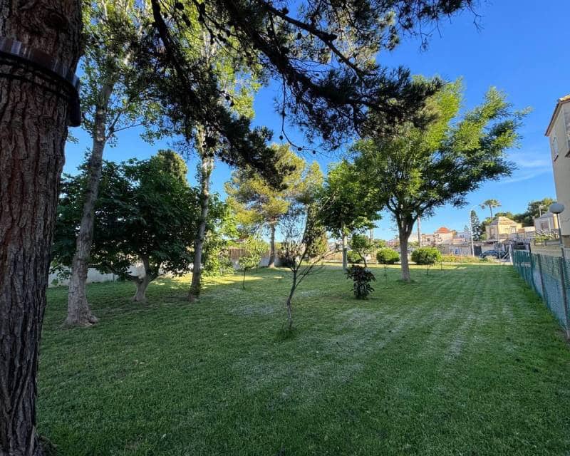 3 soveværelse Byhus til salg i Torrevieja med swimmingpool garage - € 225.000 (Ref: 9863682)