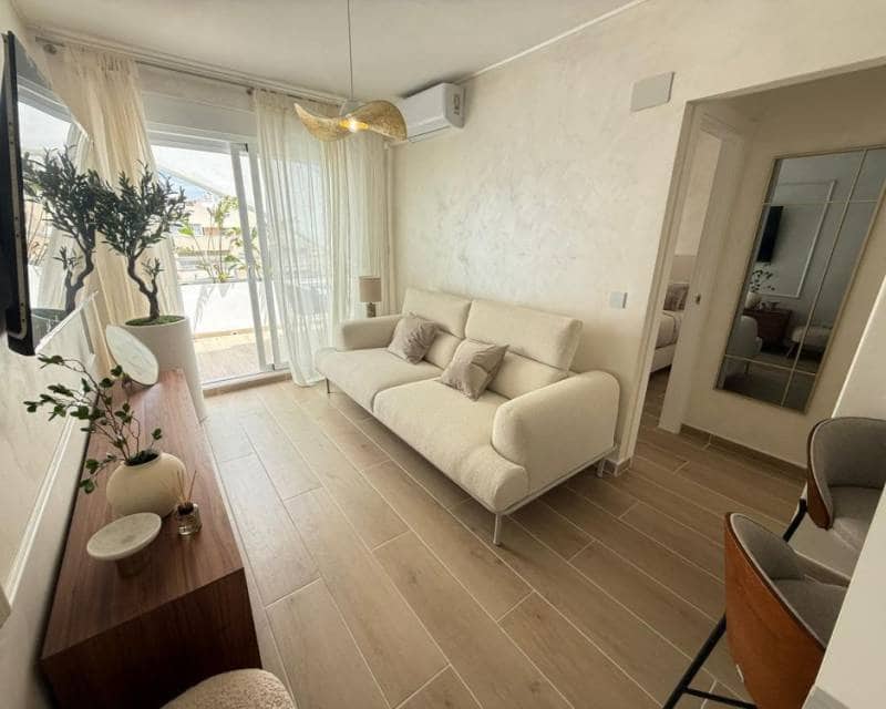 2 quarto Penthouse para venda em Torrevieja com piscina - 180 000 € (Ref: 9865965)