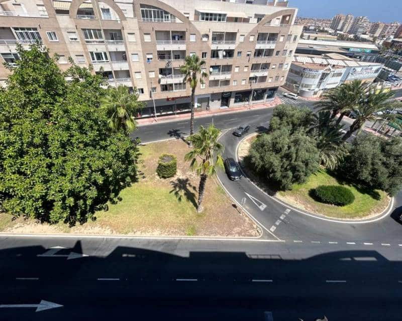 2 quarto Penthouse para venda em Torrevieja com piscina - 180 000 € (Ref: 9865965)