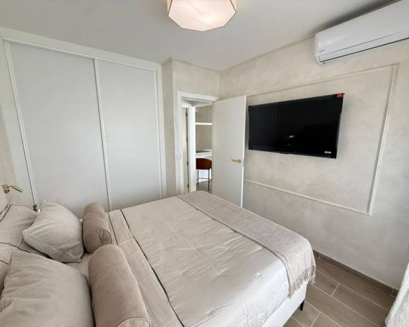 2 quarto Penthouse para venda em Torrevieja com piscina - 180 000 € (Ref: 9865965)