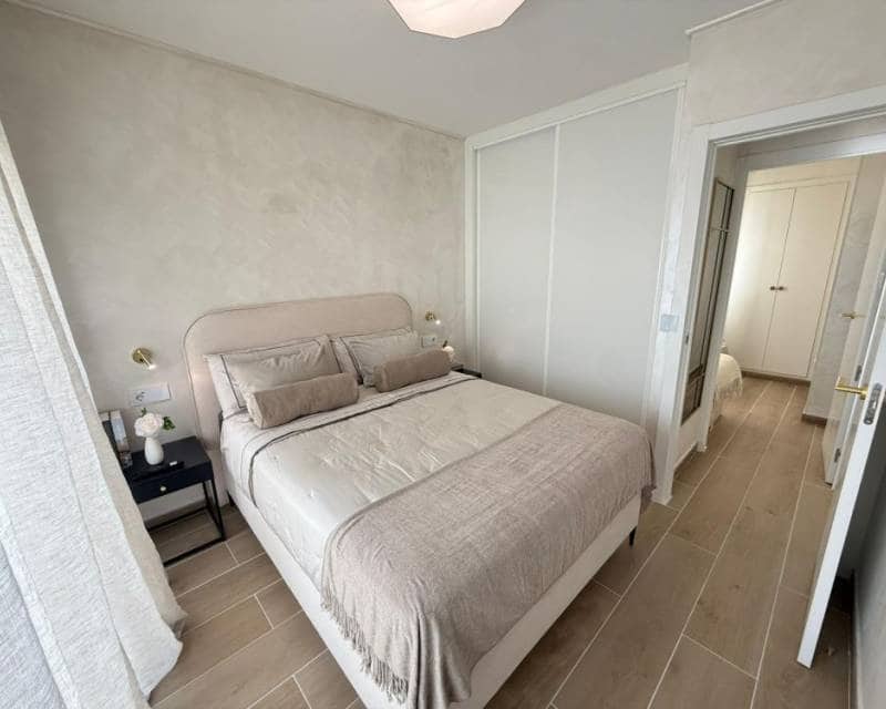 2 quarto Penthouse para venda em Torrevieja com piscina - 180 000 € (Ref: 9865965)