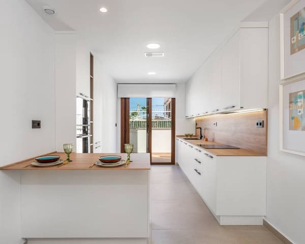 2 soverom Rekkehus til salgs i Los Balcones med svømmebasseng garasje - € 290 000 (Ref: 9866115)