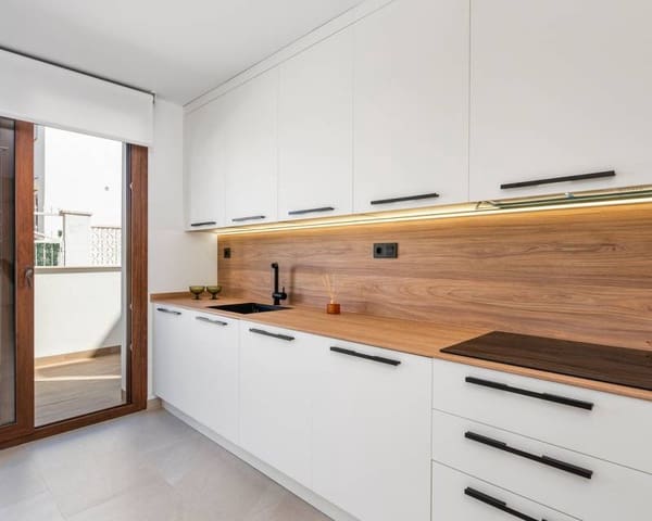 2 soverom Rekkehus til salgs i Los Balcones med svømmebasseng garasje - € 290 000 (Ref: 9866115)