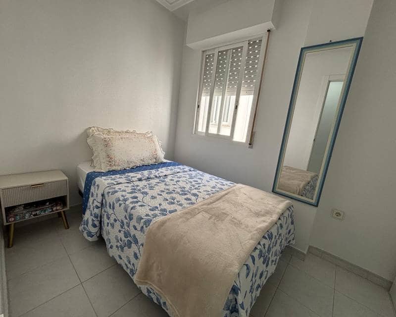2 sovrum Lägenhet att hyra i Torrevieja - 850 € (Ref: 9867604)