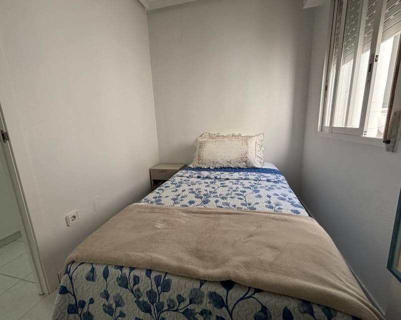 2 sovrum Lägenhet att hyra i Torrevieja - 850 € (Ref: 9867604)