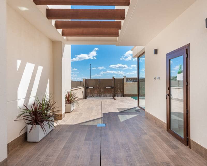 3 bedroom Villa for sale in Los Montesinos with pool garage - € 485,000 (Ref: 9874043)