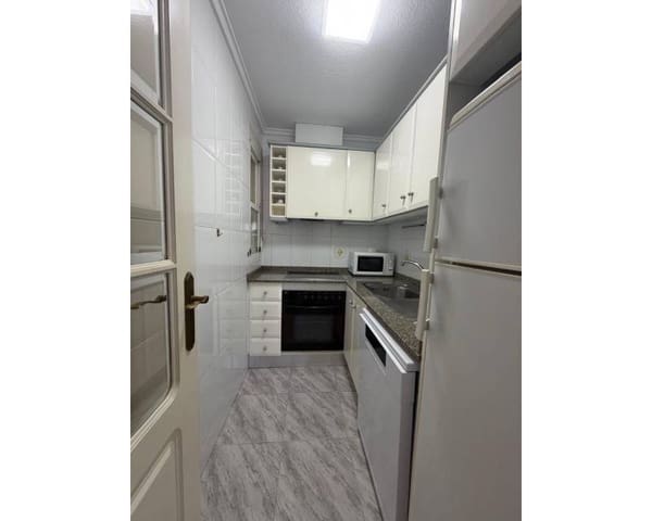 2 makuuhuone Huoneisto vuokrattavana paikassa Antonio Machado, Torrevieja - 800 € (Ref: 9880254)