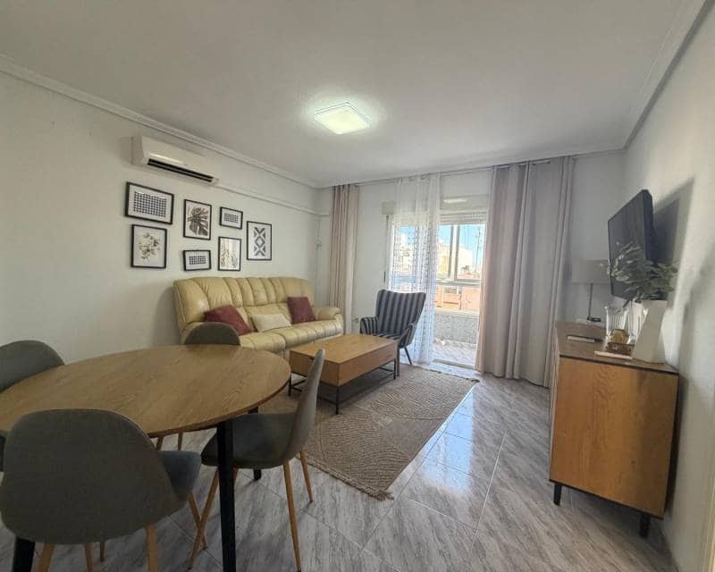 2 makuuhuone Huoneisto vuokrattavana paikassa Torrevieja - 800 € (Ref: 9880254)