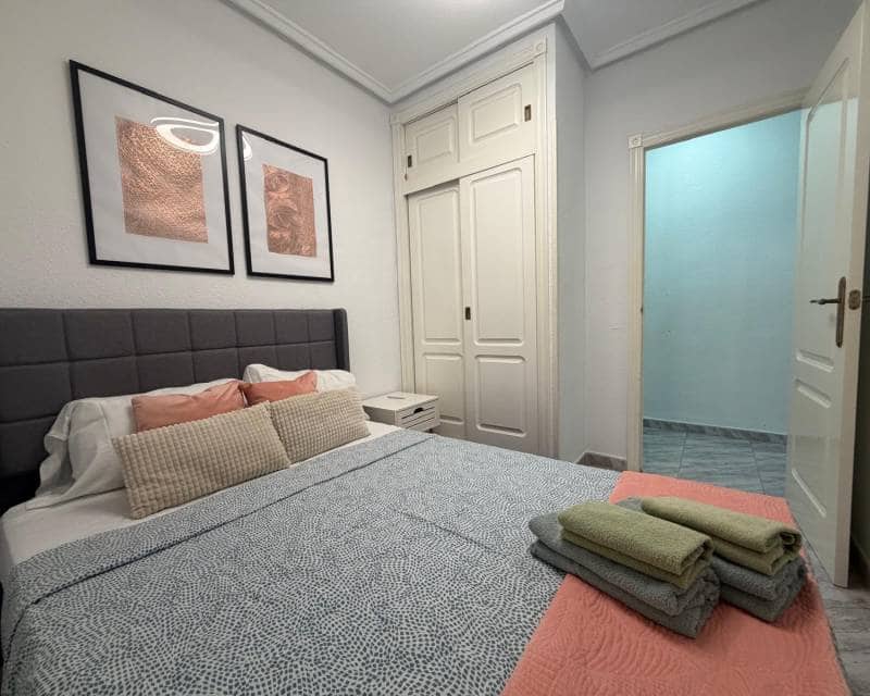2 makuuhuone Huoneisto vuokrattavana paikassa Torrevieja - 800 € (Ref: 9880254)
