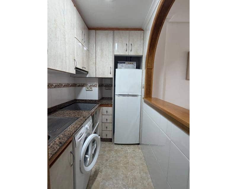 2 sypialnia Apartament do wynajęcia w Torrevieja - 750 € (Ref: 9880255)