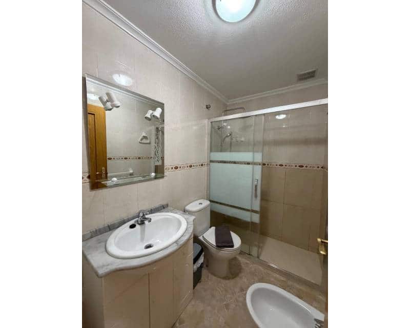 2 sypialnia Apartament do wynajęcia w Torrevieja - 750 € (Ref: 9880255)