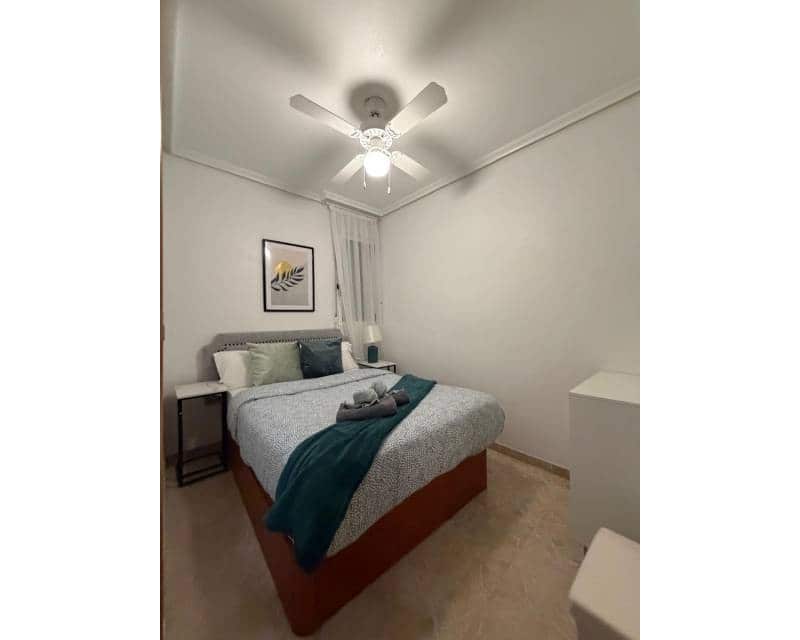 2 sypialnia Apartament do wynajęcia w Torrevieja - 750 € (Ref: 9880255)