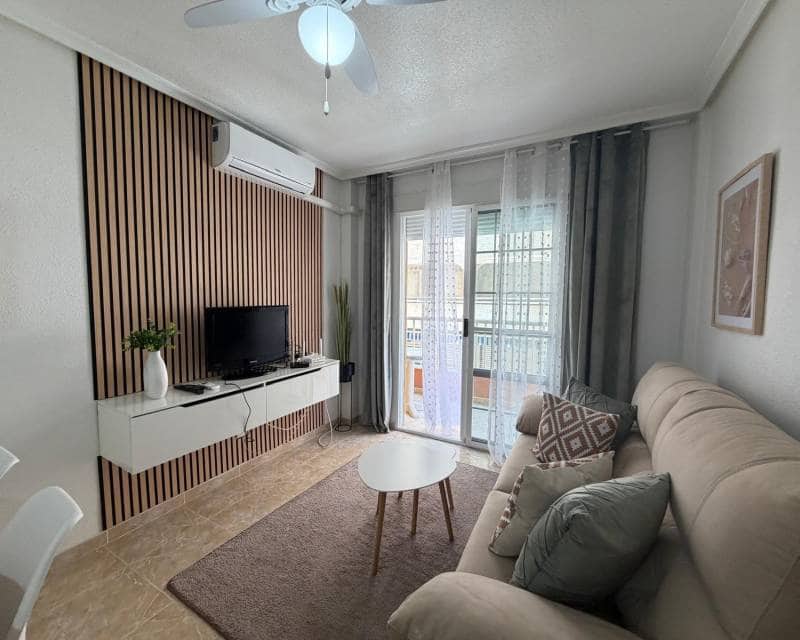 2 sypialnia Apartament do wynajęcia w Torrevieja - 750 € (Ref: 9880255)