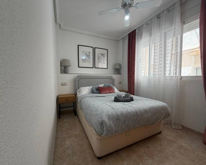 2 sypialnia Apartament do wynajęcia w Torrevieja - 750 € (Ref: 9880255)