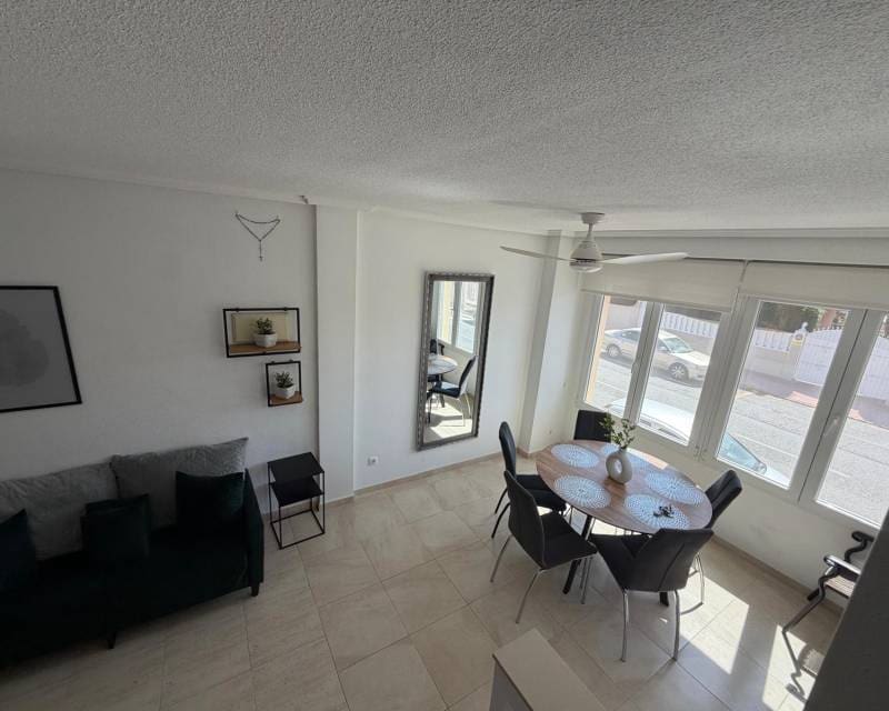 3 bedroom Terraced Villa for rent in Torrevieja - € 950 (Ref: 9882479)