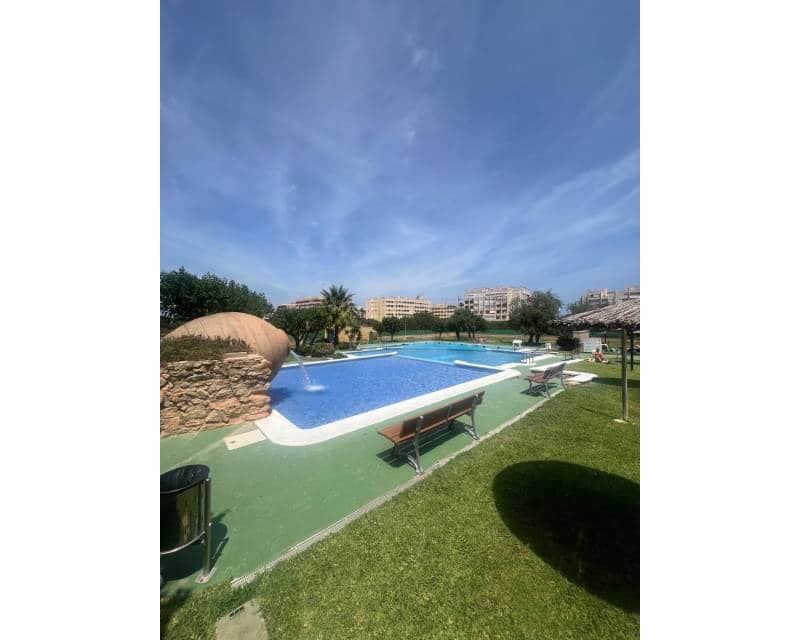 2 camera da letto Villetta a Schiera in vendita in Torrevieja con piscina garage - 225.000 € (Rif: 9889399)