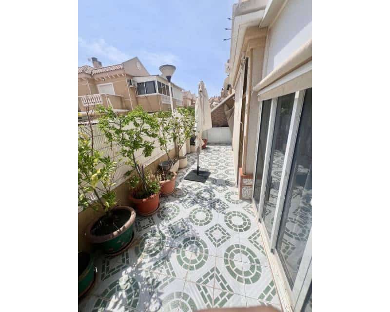 2 camera da letto Villetta a Schiera in vendita in Torrevieja con piscina garage - 225.000 € (Rif: 9889399)