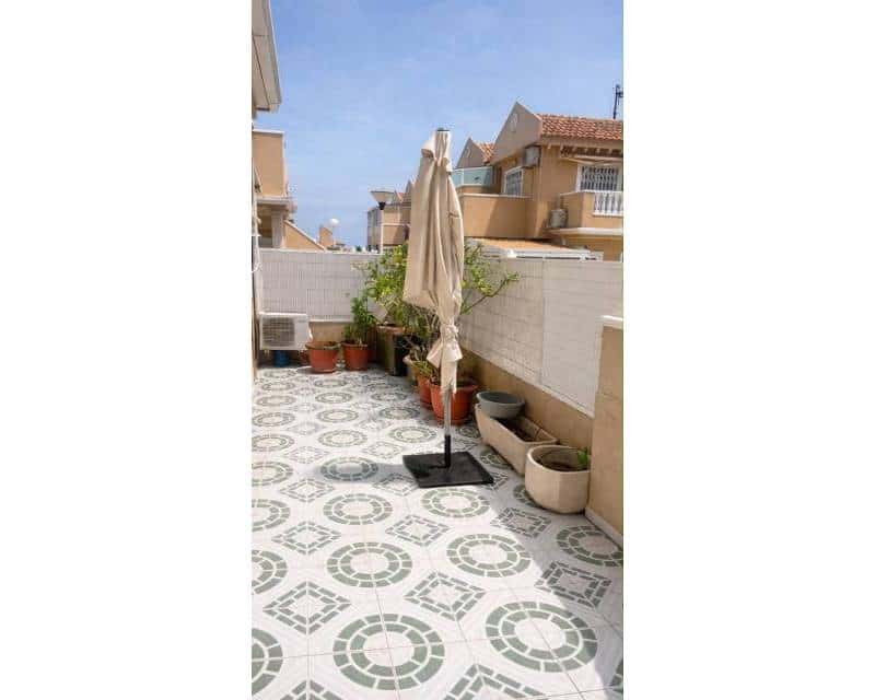 2 camera da letto Villetta a Schiera in vendita in Torrevieja con piscina garage - 225.000 € (Rif: 9889399)