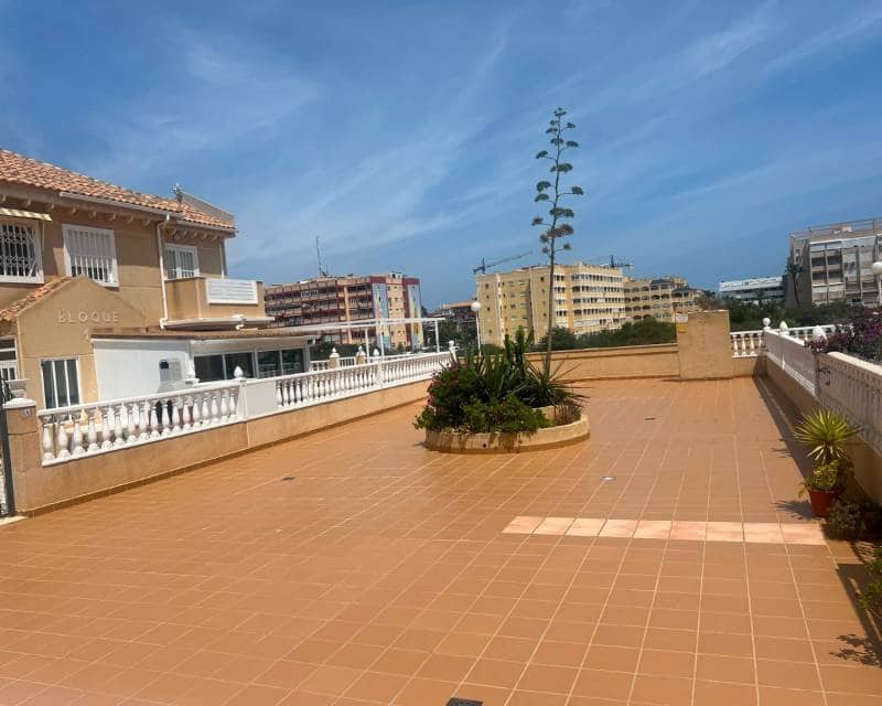 2 camera da letto Villetta a Schiera in vendita in Torrevieja con piscina garage - 225.000 € (Rif: 9889399)