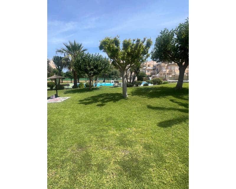 2 camera da letto Villetta a Schiera in vendita in Torrevieja con piscina garage - 225.000 € (Rif: 9889399)