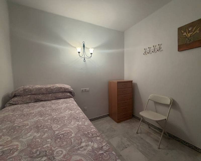 2 slaapkamer Appartement te huur in Torrevieja met zwembad - € 1.300 (Ref: 9889400)