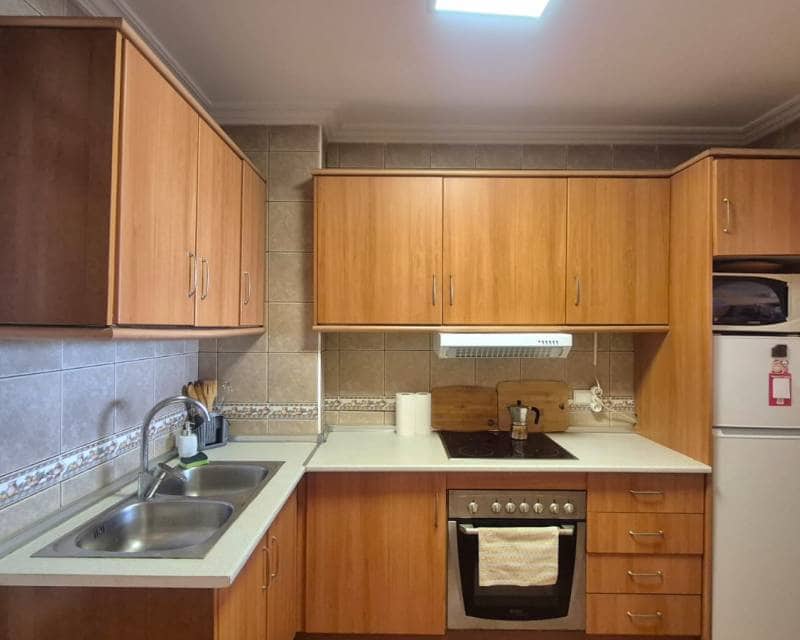 2 Zimmer Apartment zu verkaufen in Torrevieja mit Pool - 156.000 € (Ref: 9893104)