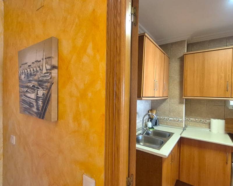 2 Zimmer Apartment zu verkaufen in Torrevieja mit Pool - 156.000 € (Ref: 9893104)