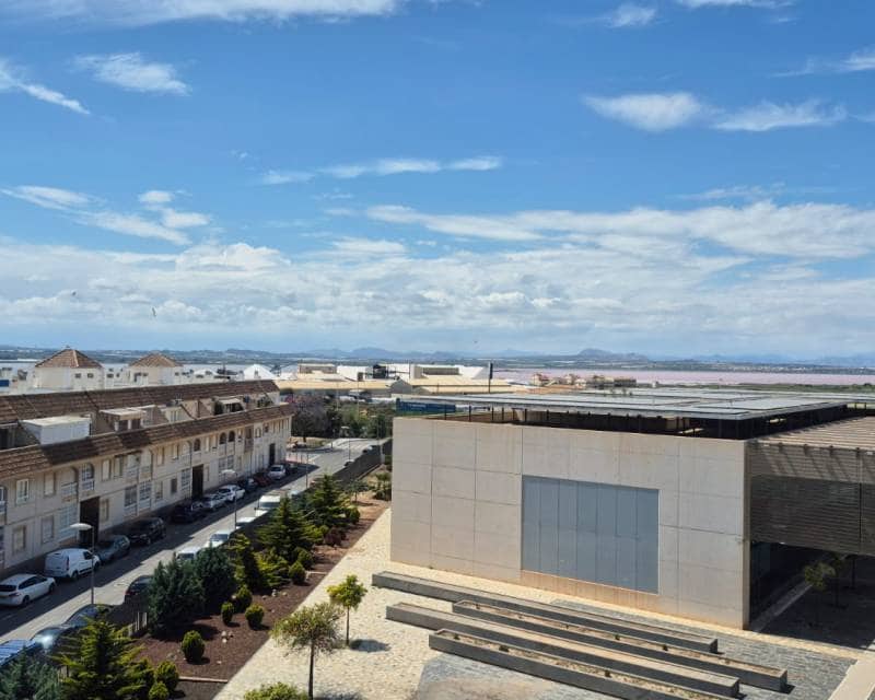 2 Zimmer Apartment zu verkaufen in Torrevieja mit Pool - 156.000 € (Ref: 9893104)