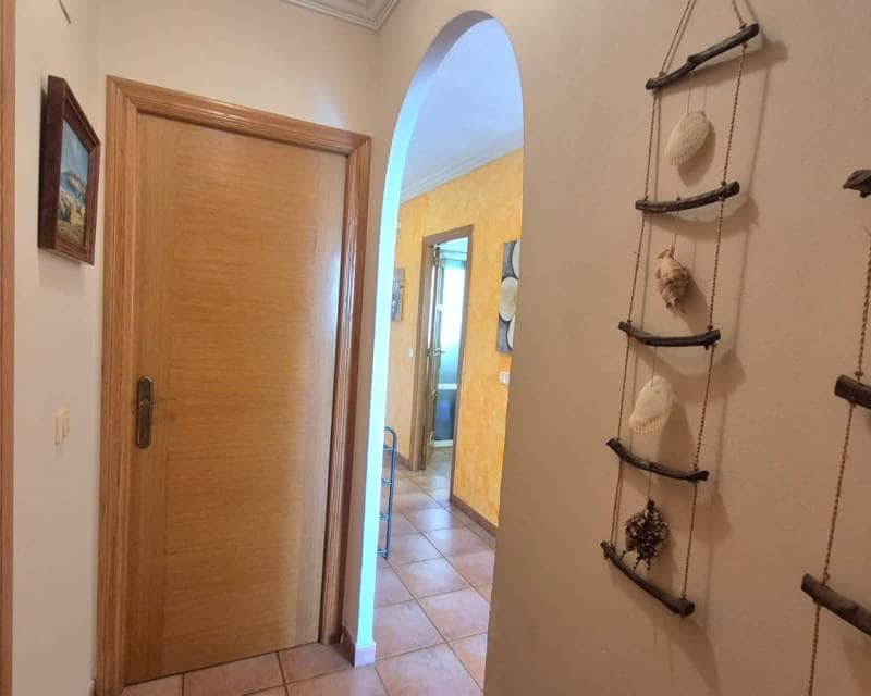 2 Zimmer Apartment zu verkaufen in Torrevieja mit Pool - 156.000 € (Ref: 9893104)