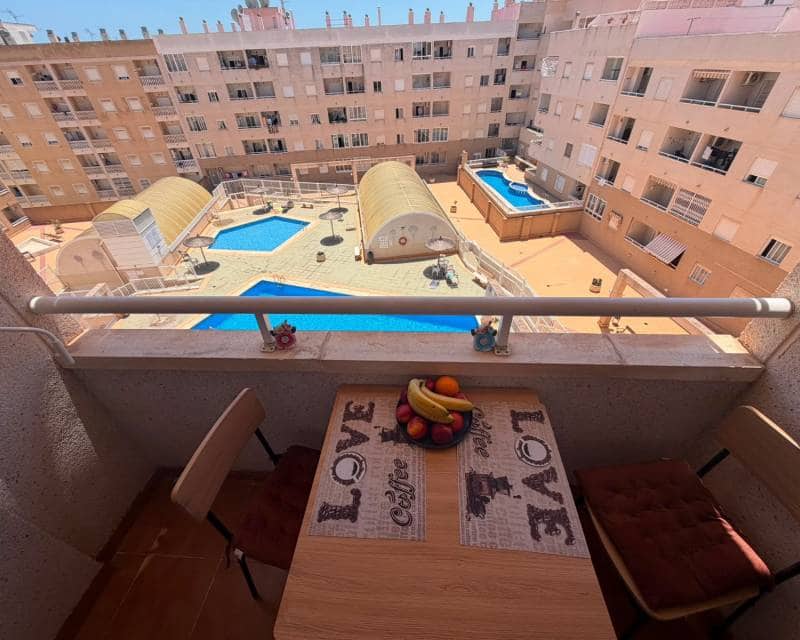 Ático de 2 habitaciones en Torrevieja en venta con piscina - 149.900 € (Ref: 9897124)