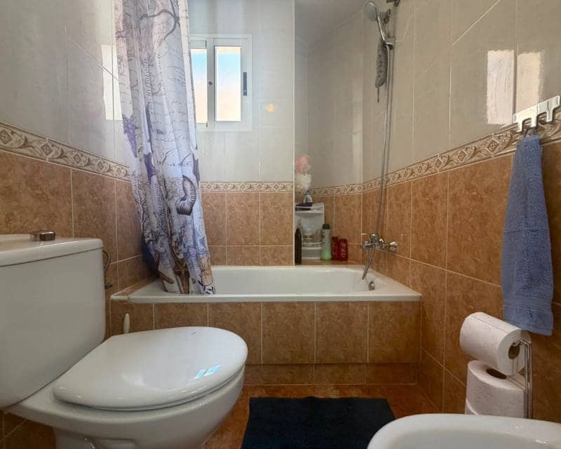 Ático de 2 habitaciones en Torrevieja en venta con piscina - 149.900 € (Ref: 9897124)