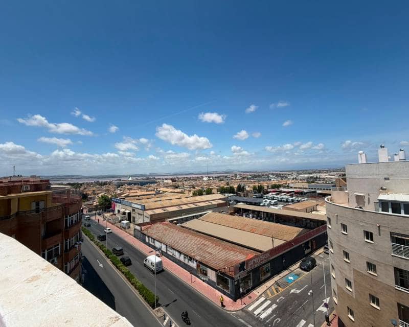 Ático de 2 habitaciones en Torrevieja en venta con piscina - 149.900 € (Ref: 9897124)