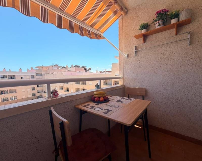 Ático de 2 habitaciones en Torrevieja en venta con piscina - 149.900 € (Ref: 9897124)