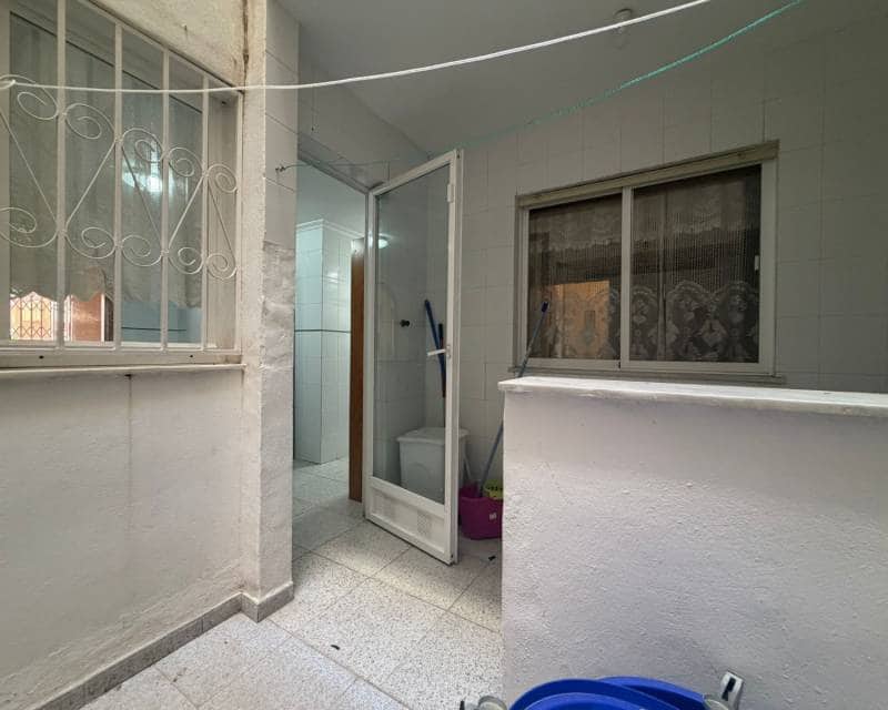 3 sovrum Lägenhet till salu i Torrevieja med pool garage - 240 000 € (Ref: 9905119)