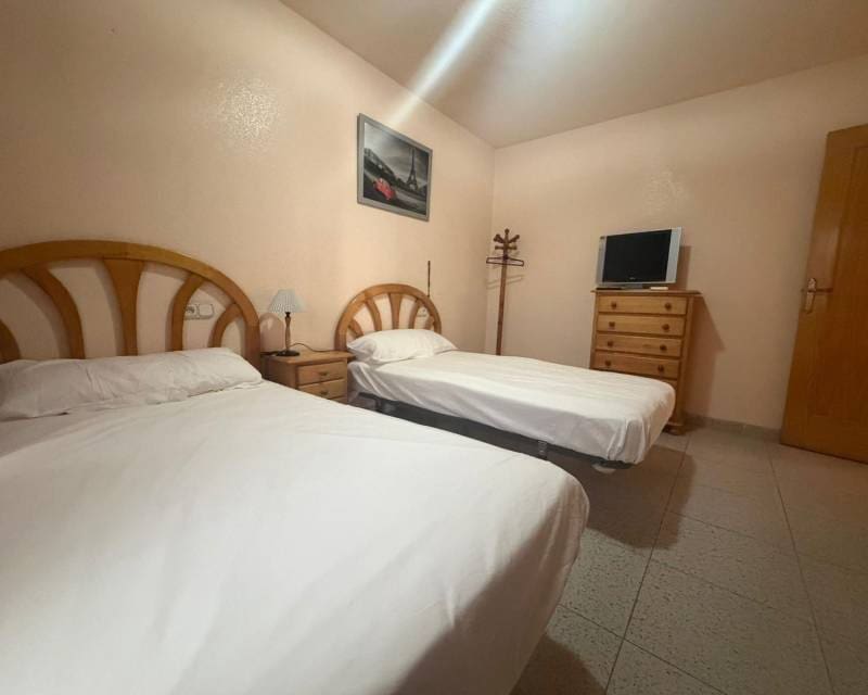 3 sovrum Lägenhet till salu i Torrevieja med pool garage - 240 000 € (Ref: 9905119)