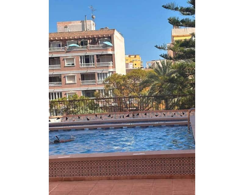 3 sovrum Lägenhet till salu i Torrevieja med pool garage - 240 000 € (Ref: 9905119)