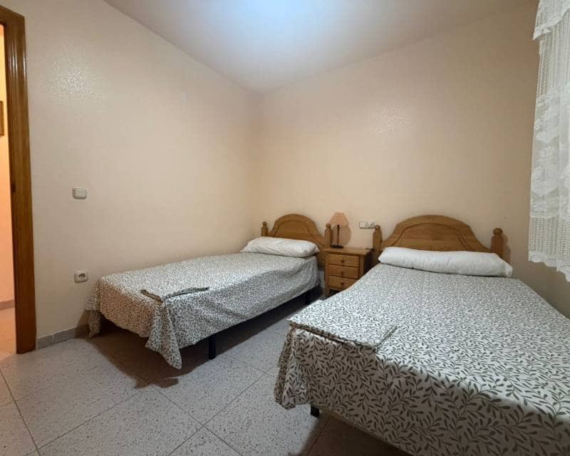 3 sovrum Lägenhet till salu i Torrevieja med pool garage - 240 000 € (Ref: 9905119)