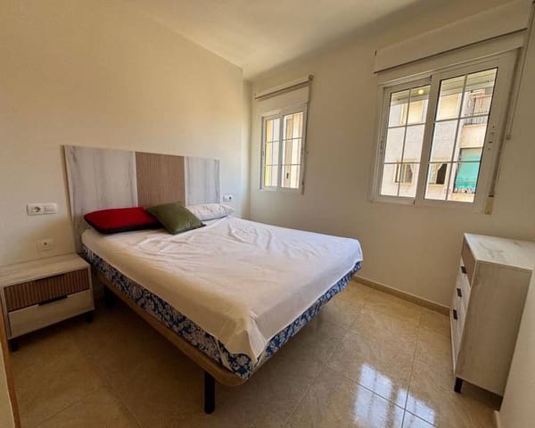 2 Zimmer Apartment zu vermieten in Puerto Deportivo, Torrevieja - 800 € (Ref: 9921022)