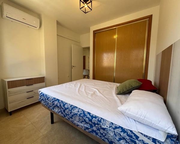 2 Zimmer Apartment zu vermieten in Puerto Deportivo, Torrevieja - 800 € (Ref: 9921022)
