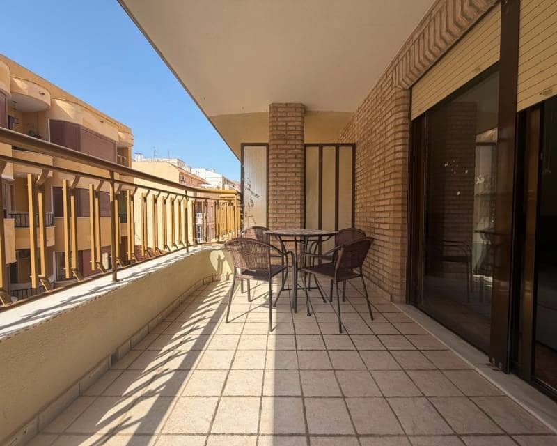 2 Zimmer Apartment zu vermieten in Torrevieja - 1.000 € (Ref: 9921114)