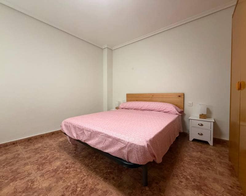2 Zimmer Apartment zu vermieten in Torrevieja - 1.000 € (Ref: 9921114)